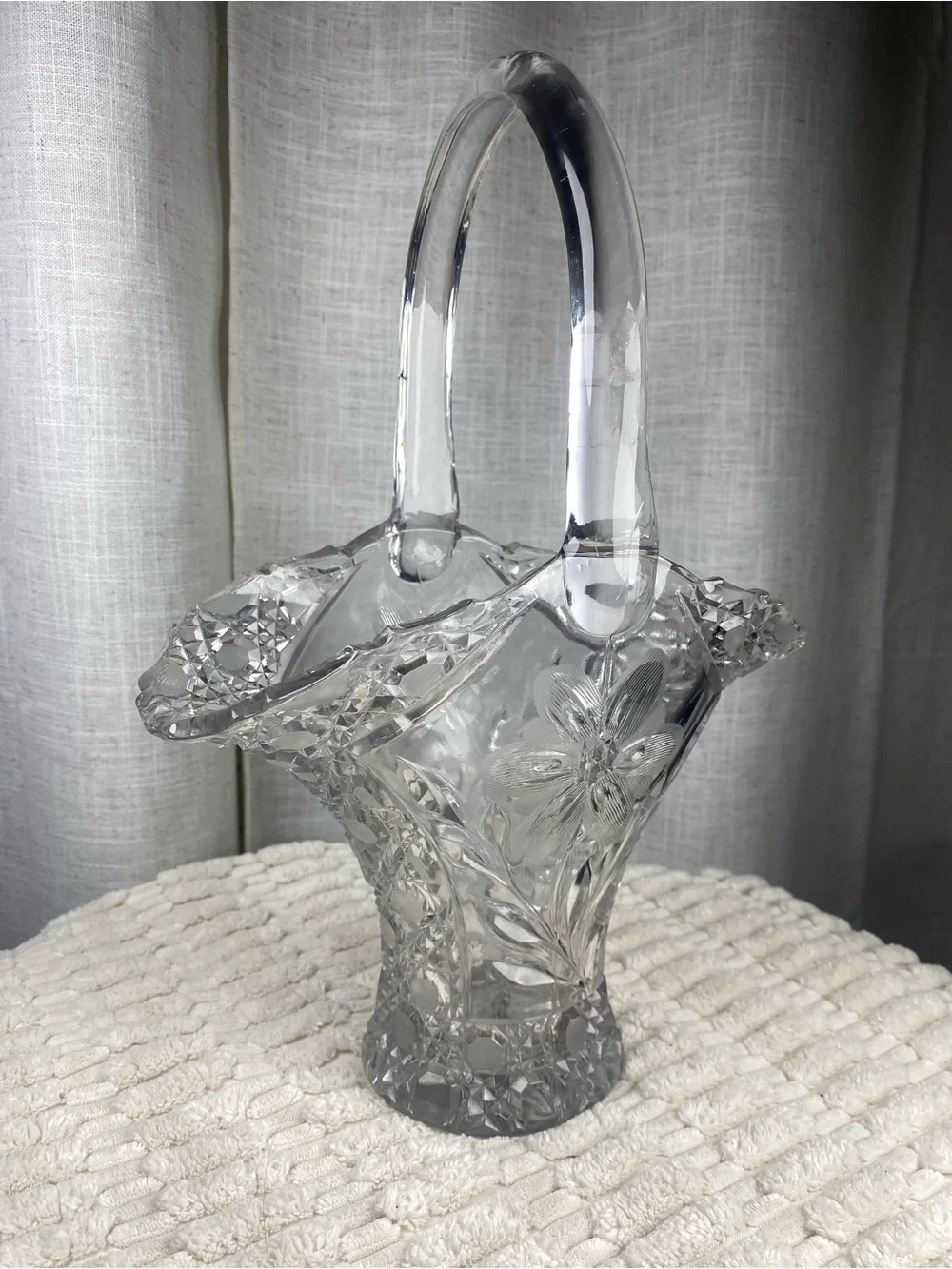 Vintage Crystal Glass Bride’s Basket Vase Flower Etched Starburst Base 11.5”